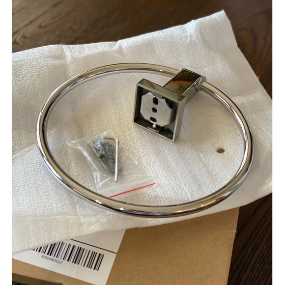 🔴 3/$25 Polished Steel Towel Ring Holder - Picture 3 of 7